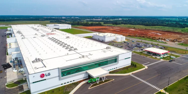 Empresa sul-coreana instala fábrica de R$ 2 bilhões no Brasil e vai gerar 1000 vagas de empregos