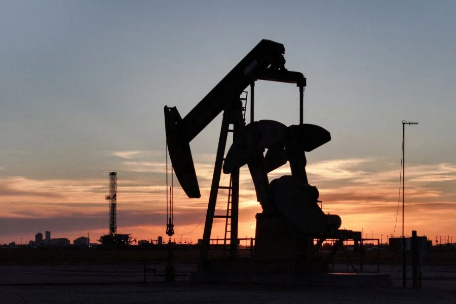 Petróleo sobe para perto de US$ 104 o barril após fracasso em negociações entre Irã e EUA