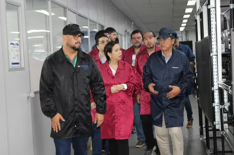 Suframa visita fábrica da Foxconn em São Paulo e segue em frente por novos negócios na ZFM