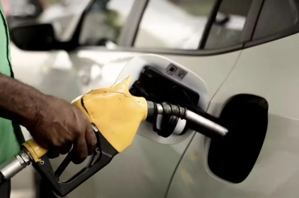 Petrobras reajusta preço da gasolina nas refinarias a partir desta sexta-feira (29)