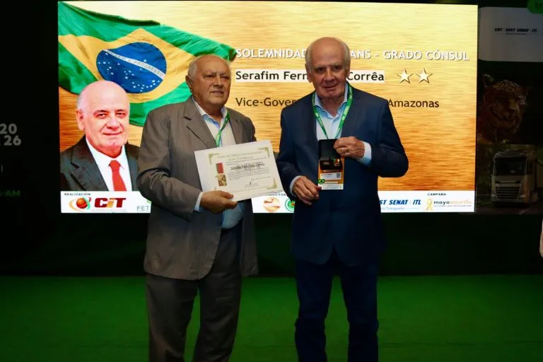 Vice-governador Serafim Corrêa recebe medalha internacional na TranspoAmazônia 2026