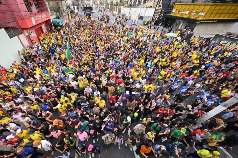 Marcha para Jesus 2026 arrasta multidão e transforma ruas de Manaus em ato de fé